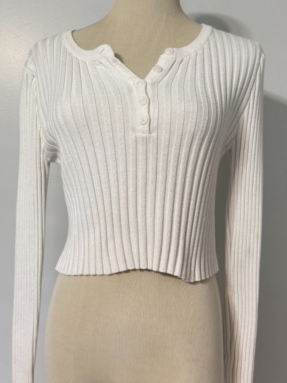 UNIF x URBAN OUTFITTERS Cropped Ribbed Henley Top
